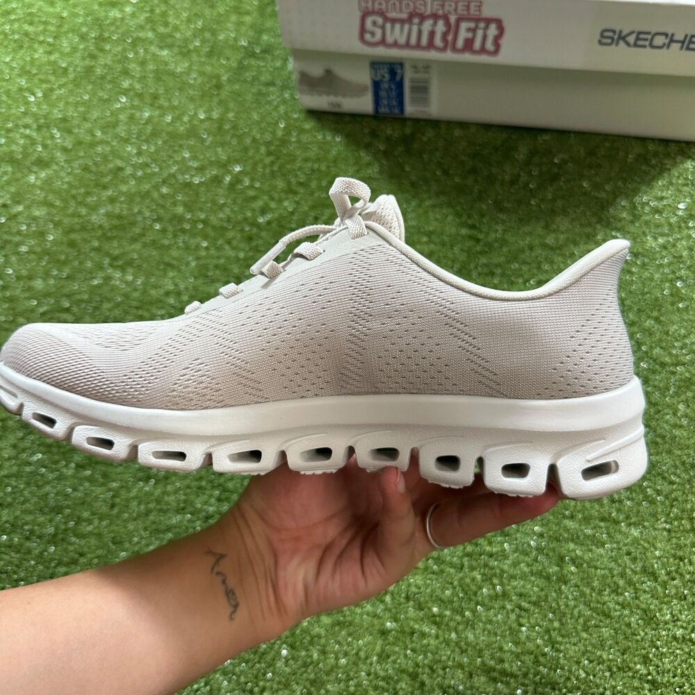 Skechers Slip-ins Swift Fit Women's 7 Tan Hands Free Sneakers NIB - Picture 5 of 8
